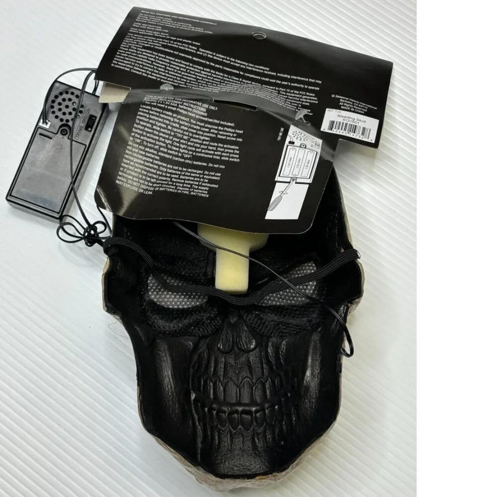 Bleeding Skull Light Up Mask Dripping Blood Hard Plastic Adult Teen 14+